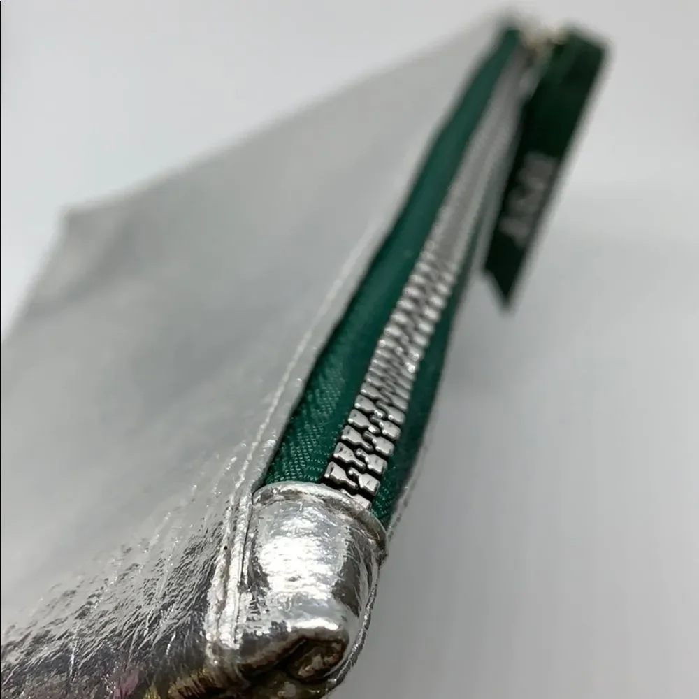 Ipsy silver greenzipper bag